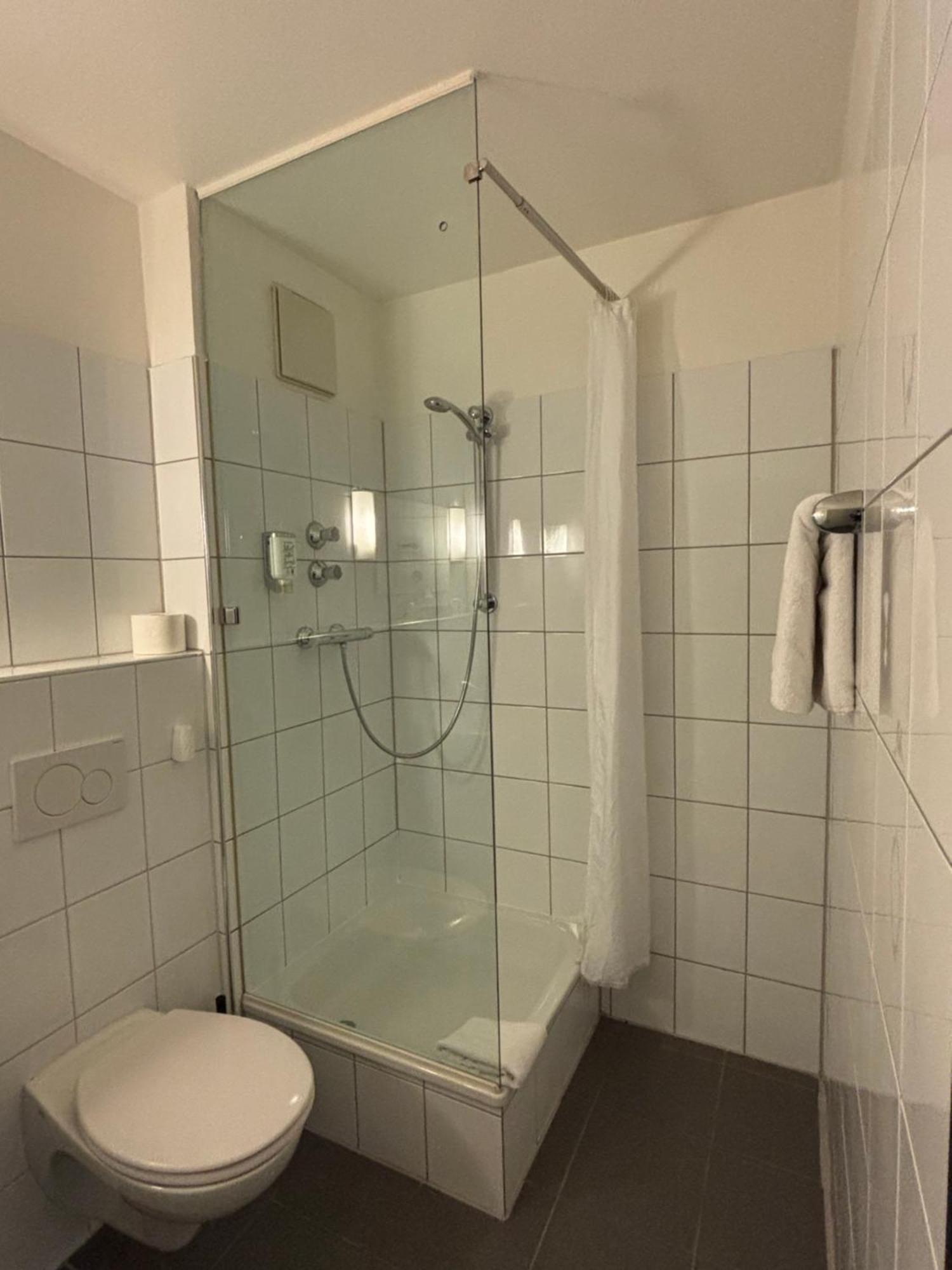 Hotel U Muelheim Free Parking Highspeed Wifi Mülheim an der Ruhr Eksteriør bilde